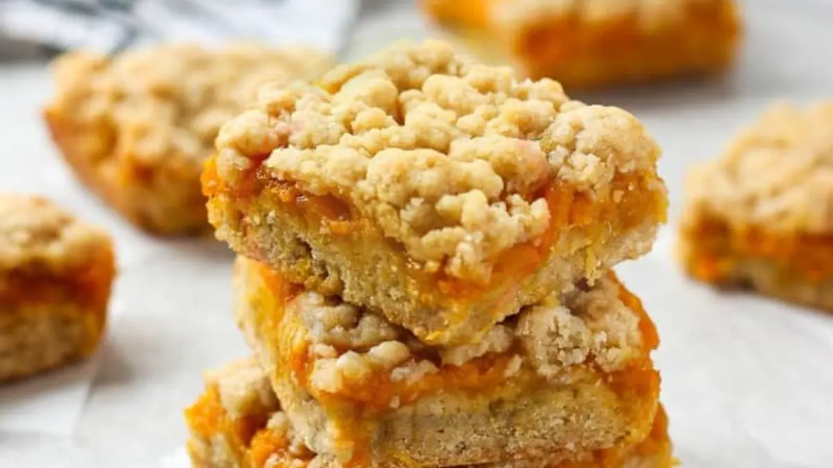 Image showing the Mango Crumble Bars